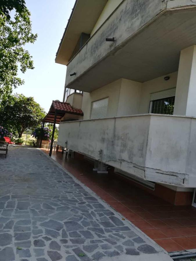 Old Club Casa Vacanze Carlo Trani Aprilia Exterior foto